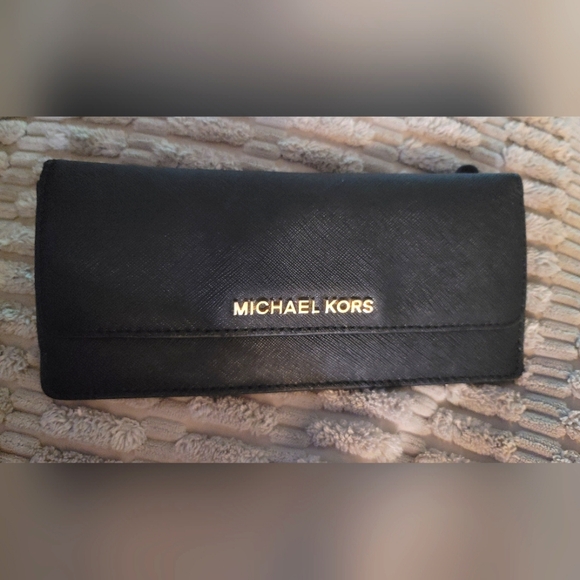 Michael Kors Black Saffiano Leather Wallet - Picture 1 of 8